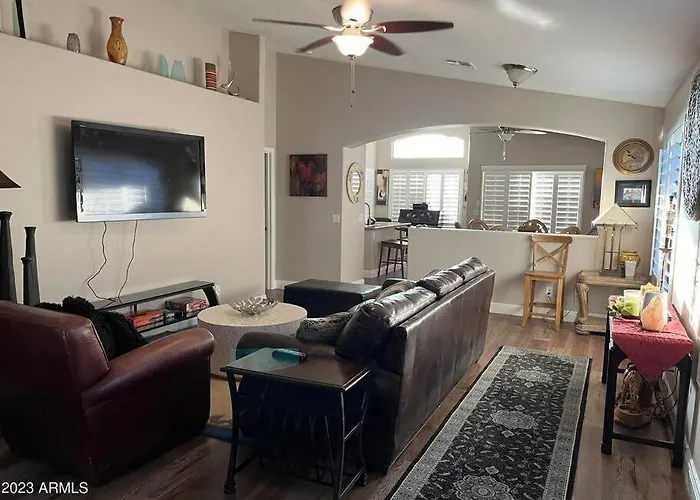 Baseball/park In North 147th Drive Holiday home *